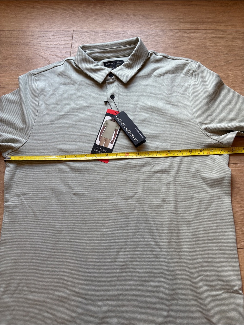 Banana Republic Men’s Polo Shirt - Picture 3 of 6